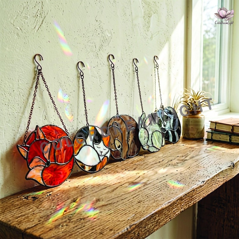 Sleeping woodland animal stained glass pattern preview 2